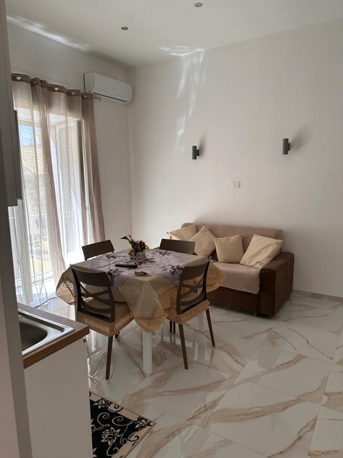 Vincent House Apartment